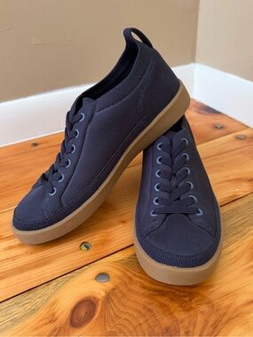 Vionic Knit Navy Canvas Sneakers with Gum Sole